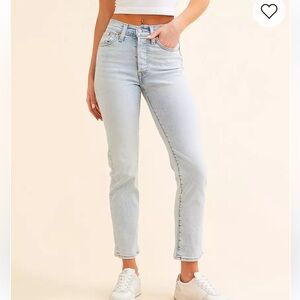 Levi wedgie light wash jeans